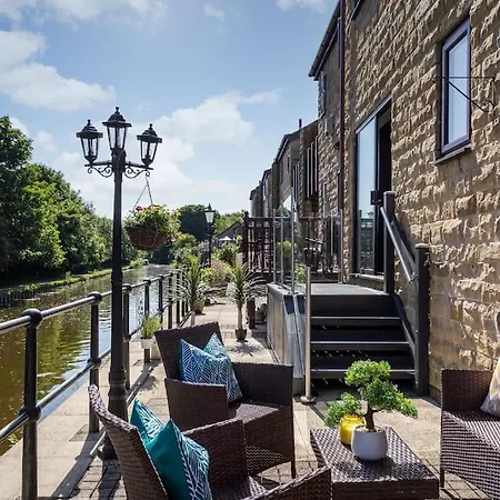 Semesterbostad Luxury Canalside In *