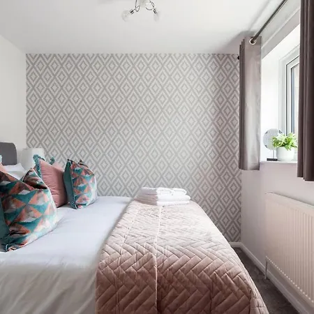 Luxury Canalside In Leeds Leeds (West Yorkshire)