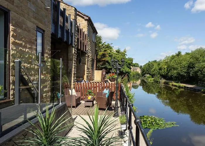 Luxury Canalside In *