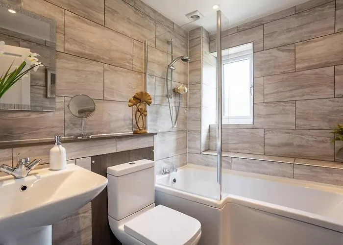 Luxury Canalside In * Leeds (West Yorkshire)