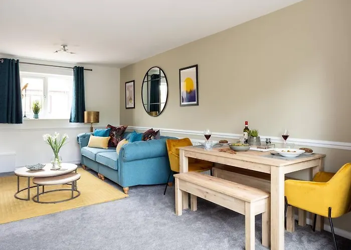 Luxury Canalside In Leeds (West Yorkshire)