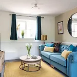 Luxury Canalside In