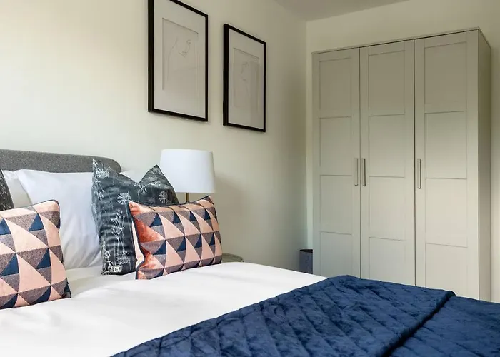 Luxury Canalside In * ليدز